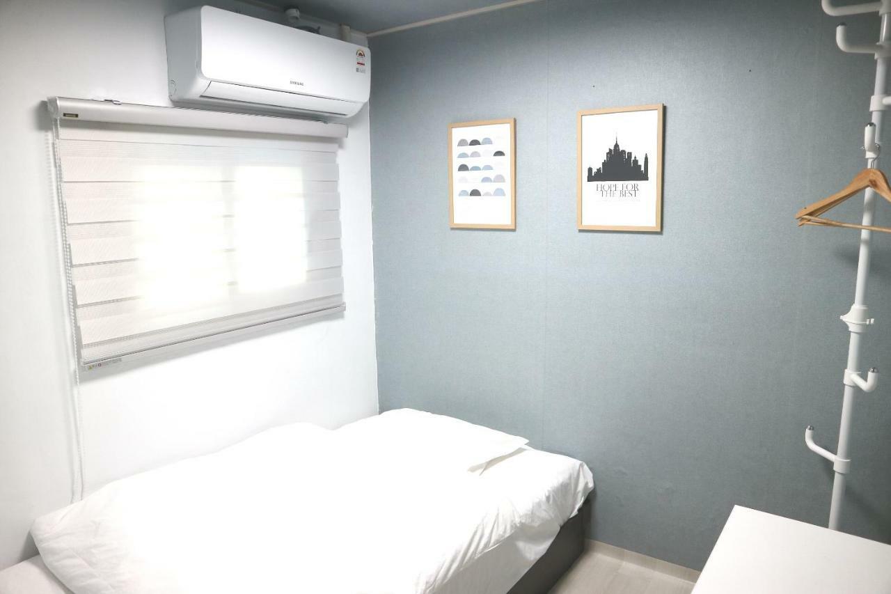 Toy Guesthouse Seoul Exteriör bild